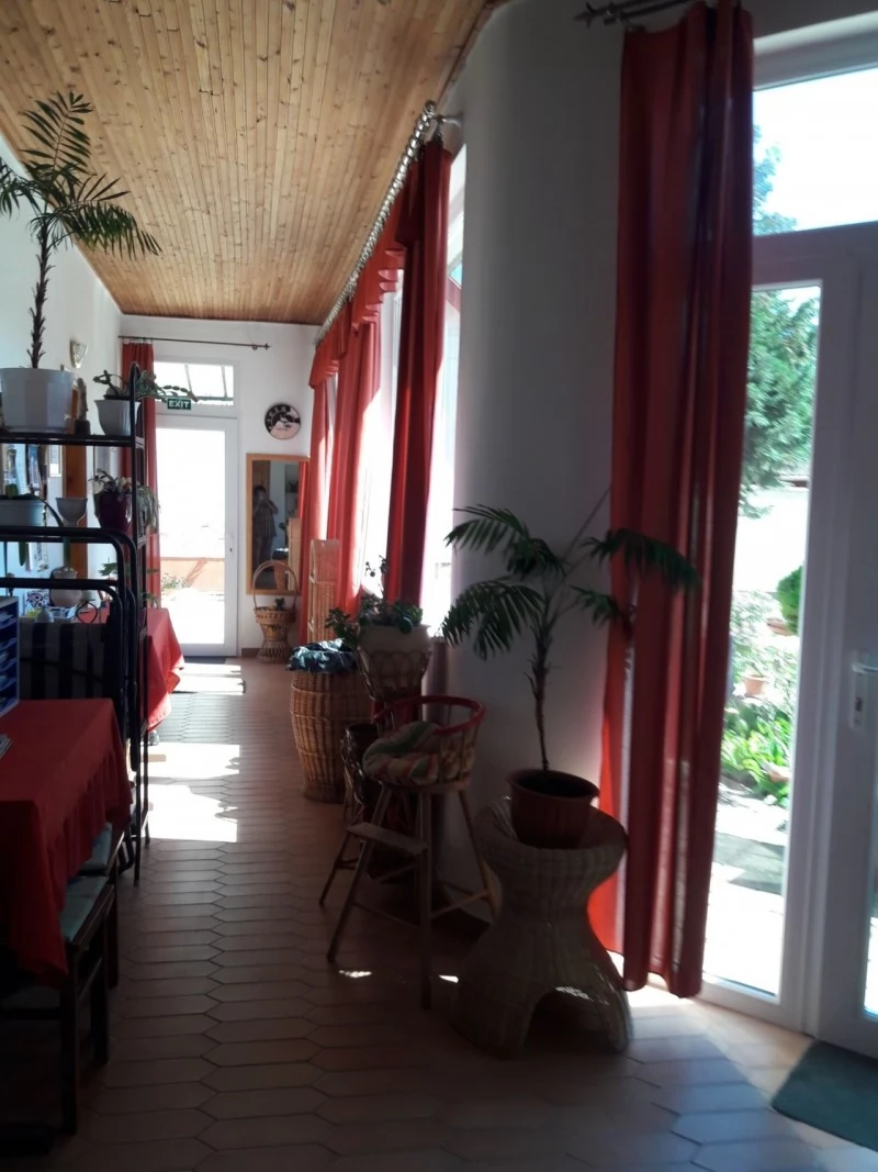 Jula Cazare | Sat de vacanță (K0511-24) Imaginea poate fi supusă drepturilor de autor. Se recomandă contactarea titularului drepturilor.