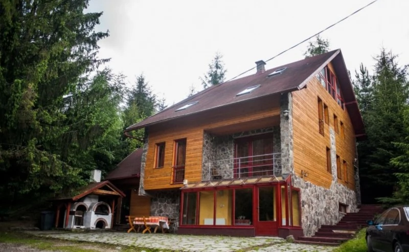 Cazare Gheorgheni - Cabana Csata Székely Tópart**| Gyergyószentmiklós - Csata Székely Tópart Kulcsosház**. Imaginea poate fi supusă drepturilor de autor. Se recomandă contactarea titularului drepturilor.