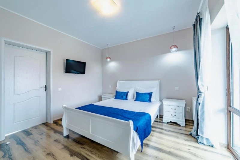 Bușteni Cazare | Hotel-apartament (K1583-15) Imaginea poate fi supusă drepturilor de autor. Se recomandă contactarea titularului drepturilor.