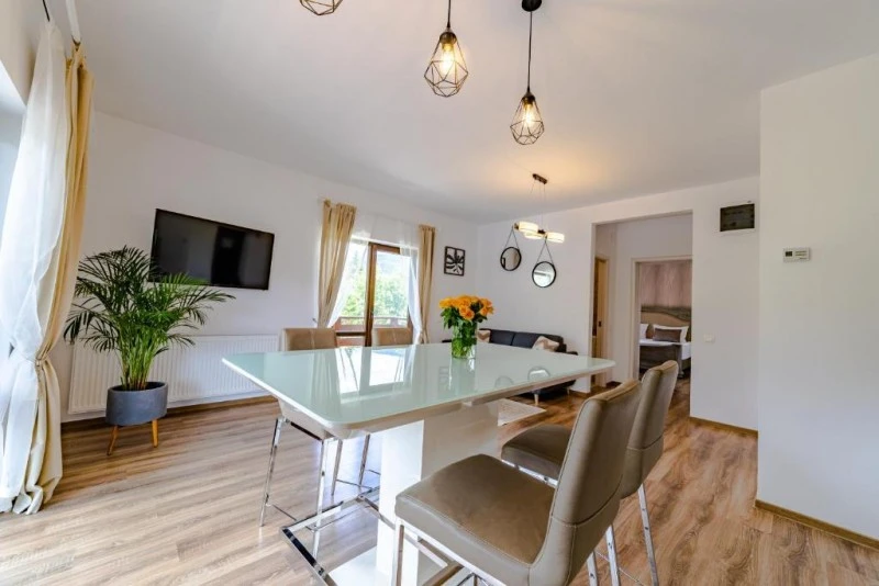 Bușteni Szállás | Hotel‑apartman (K1583-59) A kép szerzői jogvédelem alatt állhat. Javasolt a kapcsolatfelvétel a jog tulajdonossal.