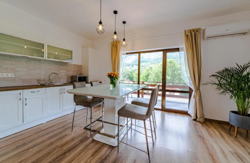 Bușteni Cazare | Hotel-apartament (K1583-64) Imaginea poate fi supusă drepturilor de autor. Se recomandă contactarea titularului drepturilor.