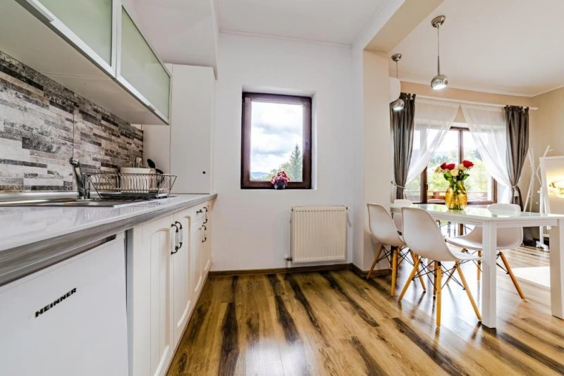 Bușteni Cazare | Hotel-apartament (K1583-88) Imaginea poate fi supusă drepturilor de autor. Se recomandă contactarea titularului drepturilor.