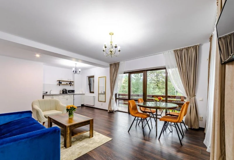 Bușteni Cazare | Hotel-apartament (K1584-32) Imaginea poate fi supusă drepturilor de autor. Se recomandă contactarea titularului drepturilor.