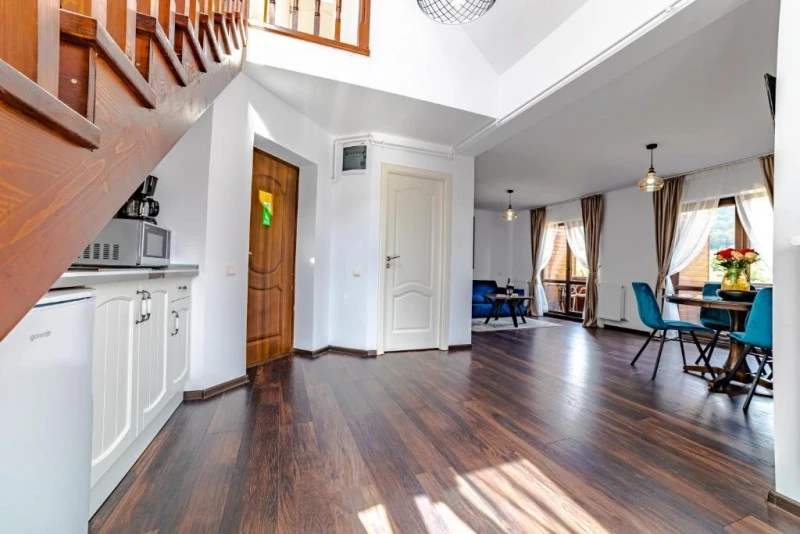 Bușteni Cazare | Han (K1584-37) Imaginea poate fi supusă drepturilor de autor. Se recomandă contactarea titularului drepturilor.