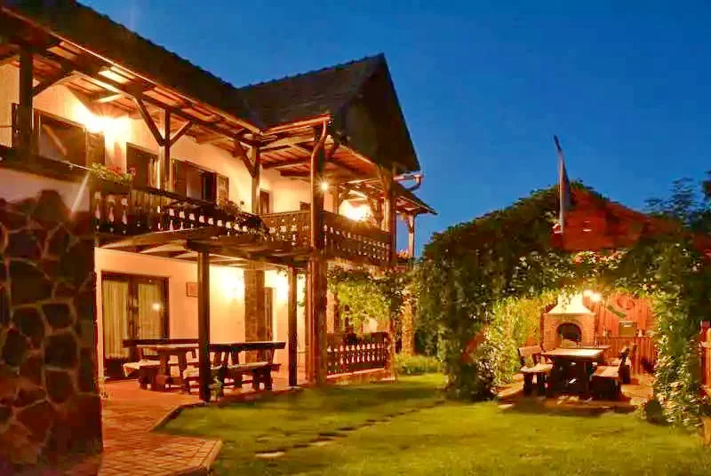 Farkaslaka Szállás | Motel (K0356-6) A kép szerzői jogvédelem alatt állhat. Javasolt a kapcsolatfelvétel a jog tulajdonossal.