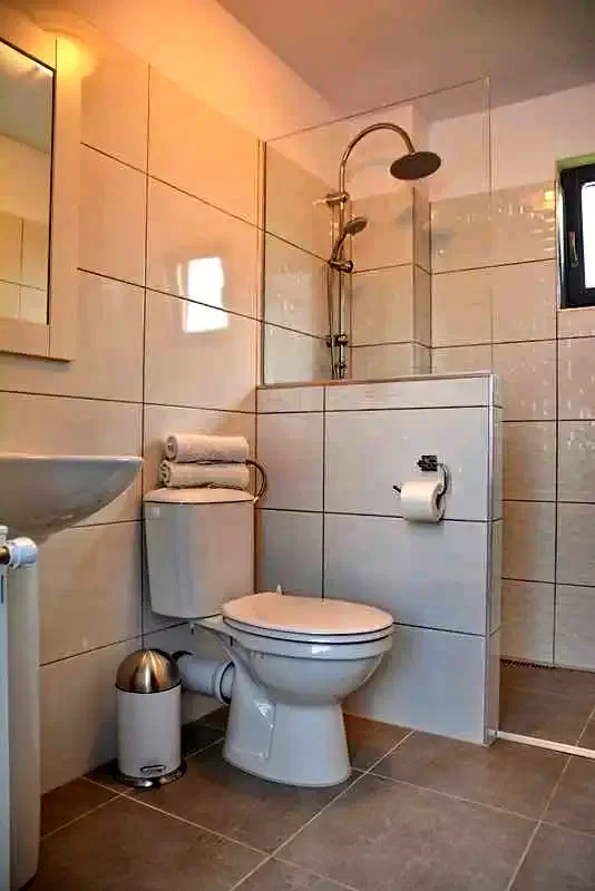 Lupeni Cazare | Motel (K0356-11) Imaginea poate fi supusă drepturilor de autor. Se recomandă contactarea titularului drepturilor.