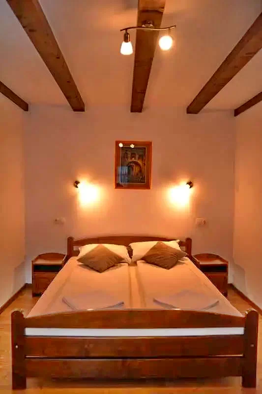 Lupeni Cazare | Motel (K0356-16) Imaginea poate fi supusă drepturilor de autor. Se recomandă contactarea titularului drepturilor.