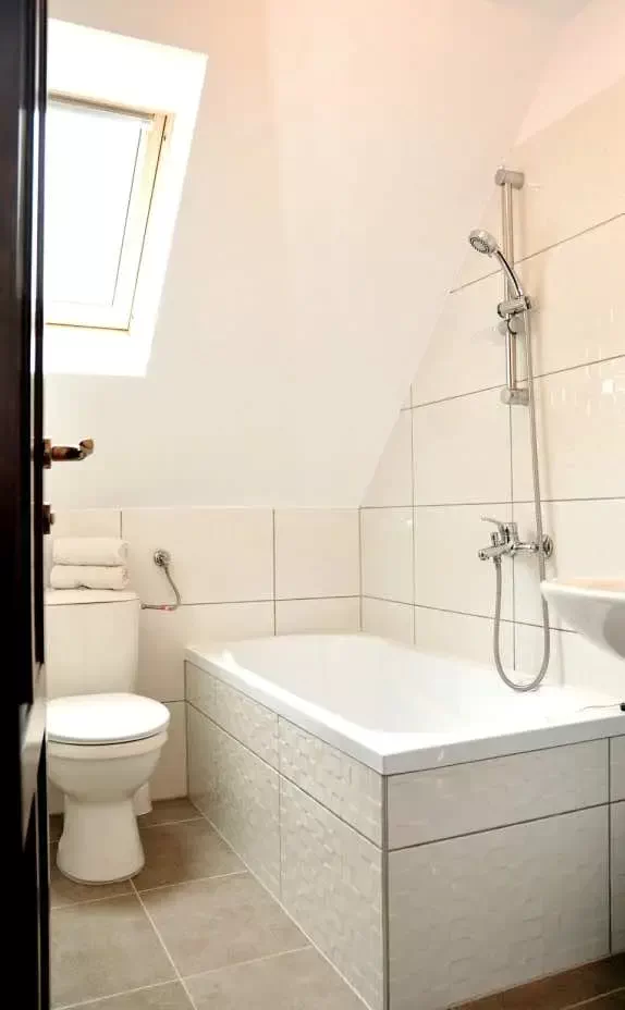 Farkaslaka Szállás | Motel (K0356-18) A kép szerzői jogvédelem alatt állhat. Javasolt a kapcsolatfelvétel a jog tulajdonossal.