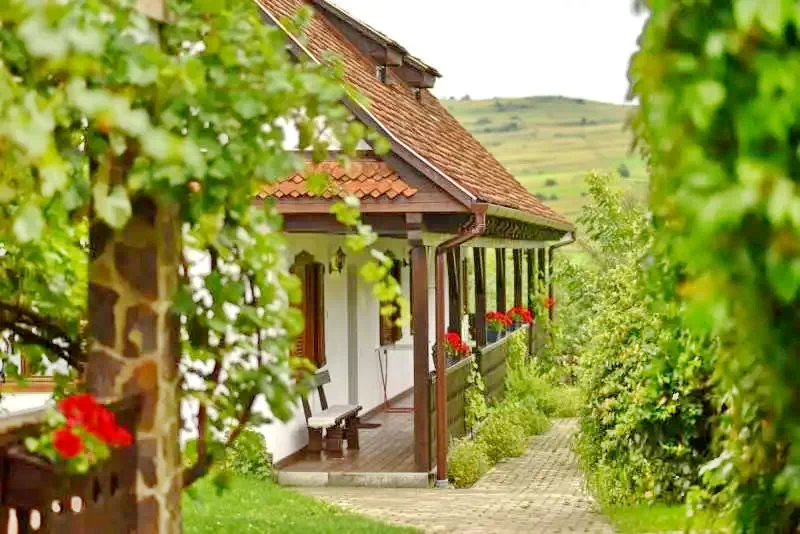 Lupeni Cazare | Motel (K0356-23) Imaginea poate fi supusă drepturilor de autor. Se recomandă contactarea titularului drepturilor.