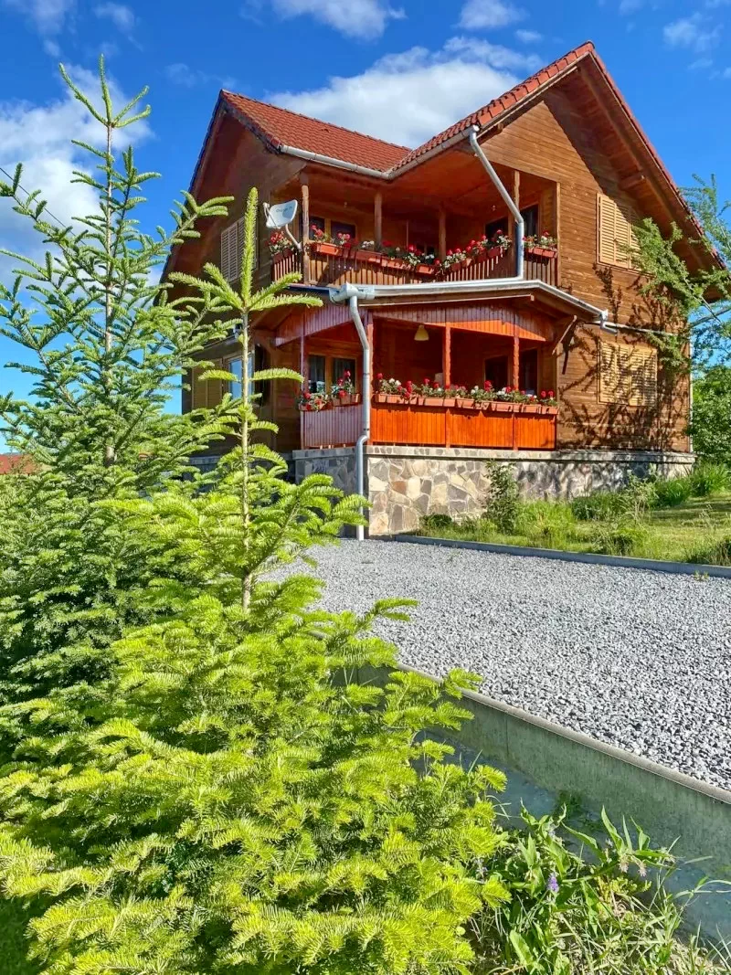 Corund Cazare | Cabană (K0351-2) Imaginea poate fi supusă drepturilor de autor. Se recomandă contactarea titularului drepturilor.