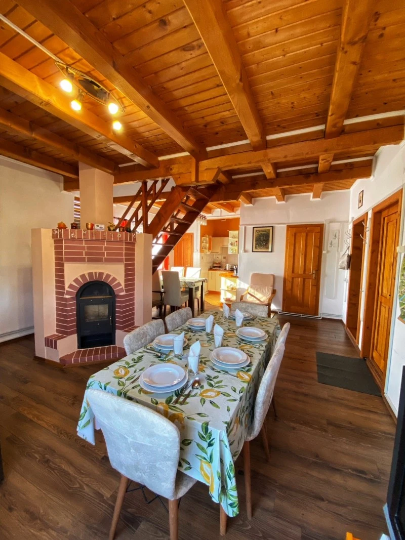 Corund Cazare | Cabană (K0351-3) Imaginea poate fi supusă drepturilor de autor. Se recomandă contactarea titularului drepturilor.