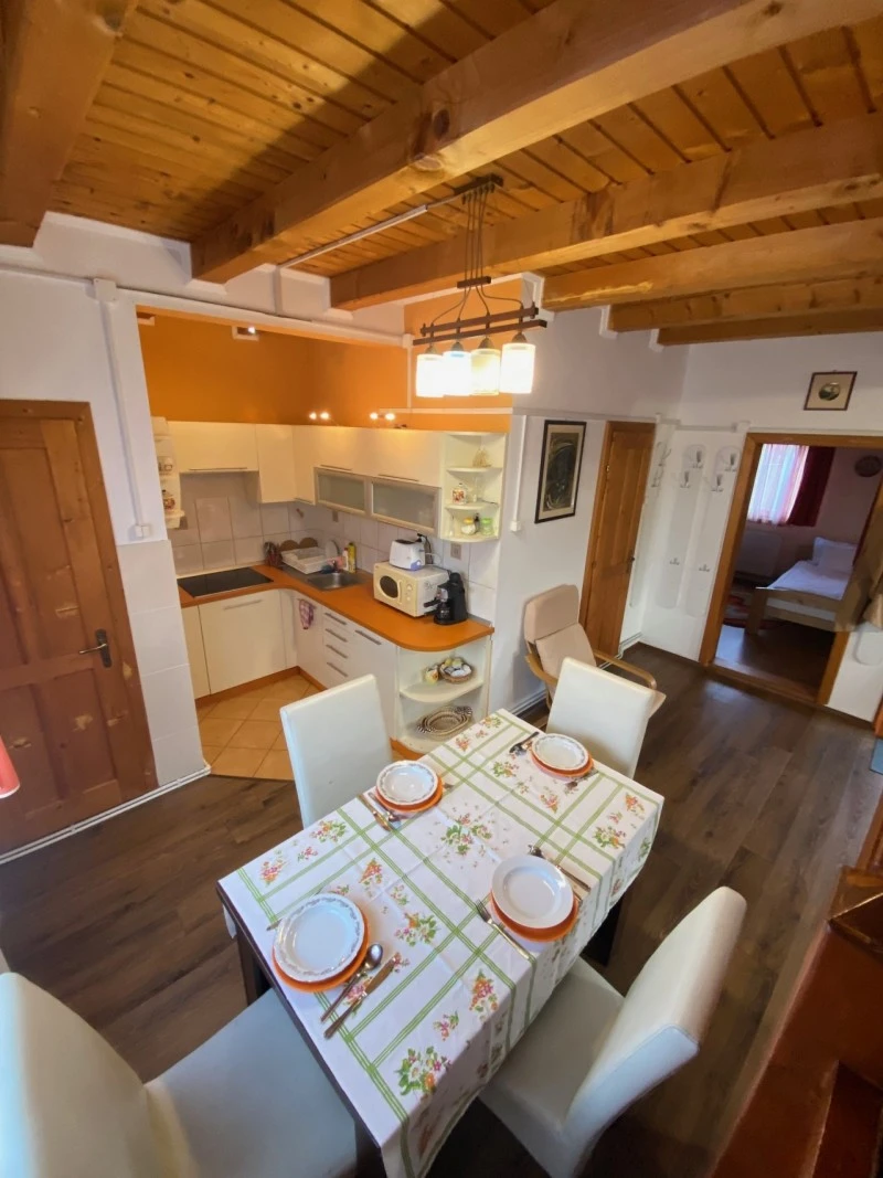 Corund Cazare | Cabană (K0351-6) Imaginea poate fi supusă drepturilor de autor. Se recomandă contactarea titularului drepturilor.