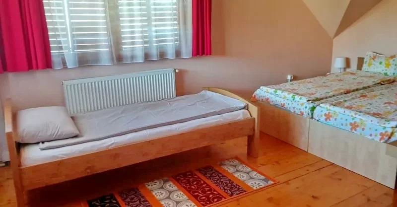 Corund Cazare | Sat de vacanță (K0351-11) Imaginea poate fi supusă drepturilor de autor. Se recomandă contactarea titularului drepturilor.