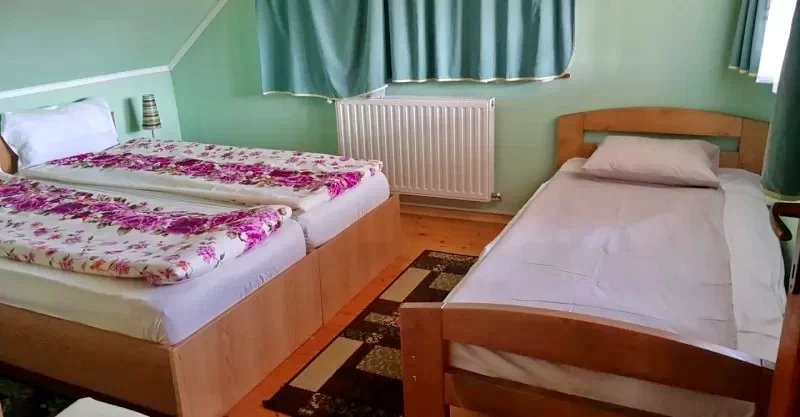 Corund Cazare | Cabană (K0351-20) Imaginea poate fi supusă drepturilor de autor. Se recomandă contactarea titularului drepturilor.