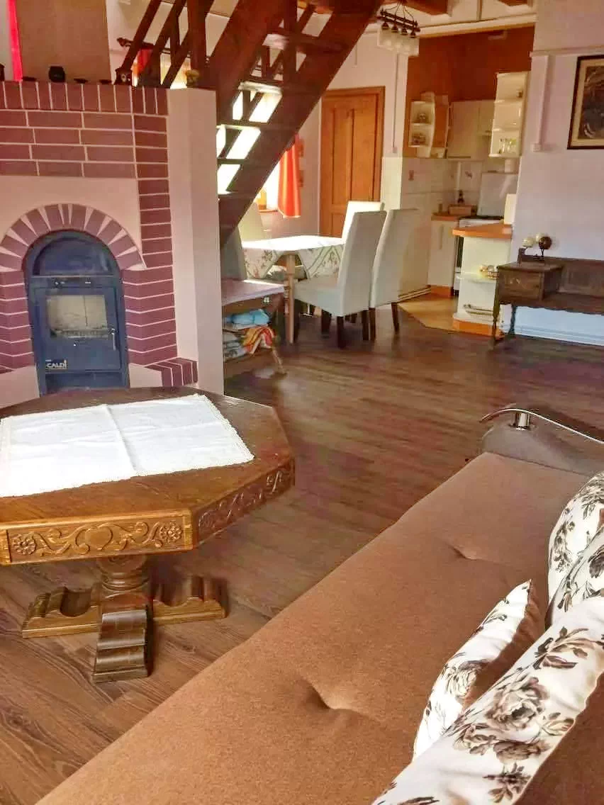 Corund Cazare | Sat de vacanță (K0351-50) Imaginea poate fi supusă drepturilor de autor. Se recomandă contactarea titularului drepturilor.