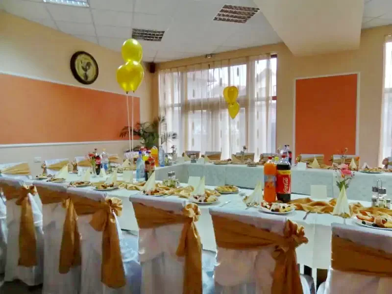 Kolozsvár Szállás | Hotel** (K1388-8) A kép szerzői jogvédelem alatt állhat. Javasolt a kapcsolatfelvétel a jog tulajdonossal. Kolozsvár Szállás | Hotel** (K1388-8) A kép szerzői jogvédelem alatt állhat. Javasolt a kapcsolatfelvétel a jog tulajdonossal.