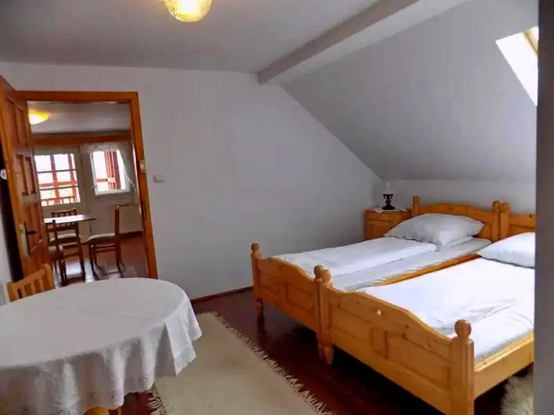 Racu Cazare | Han (K0083-15) Imaginea poate fi supusă drepturilor de autor. Se recomandă contactarea titularului drepturilor.