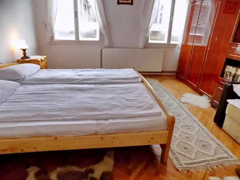 Racu Cazare | Căsuțe tip camping (K0083-19) Imaginea poate fi supusă drepturilor de autor. Se recomandă contactarea titularului drepturilor.