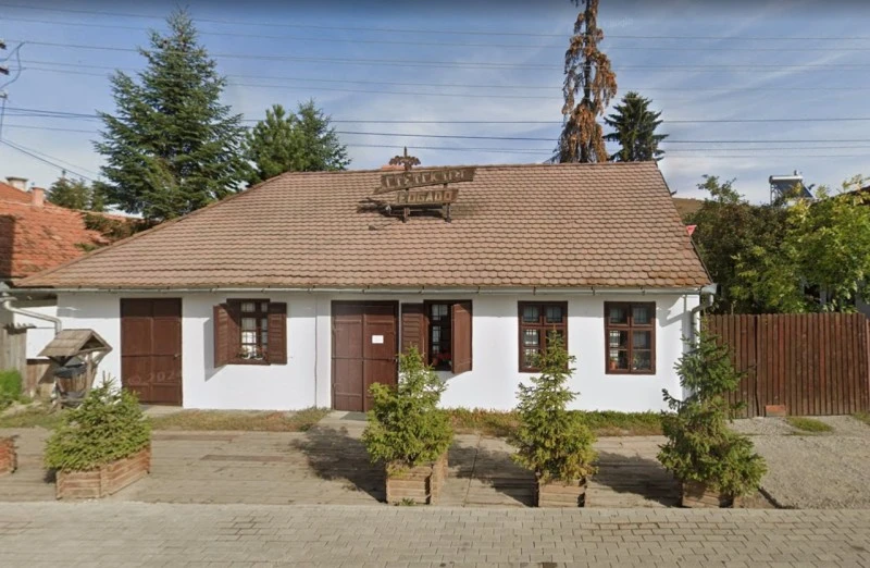 Racu Cazare | Căsuțe tip camping (K0083-35) Imaginea poate fi supusă drepturilor de autor. Se recomandă contactarea titularului drepturilor.