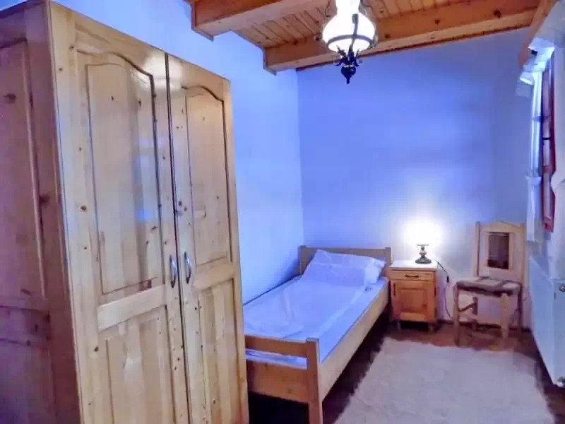 Racu Cazare | Căsuțe tip camping (K0083-45) Imaginea poate fi supusă drepturilor de autor. Se recomandă contactarea titularului drepturilor.