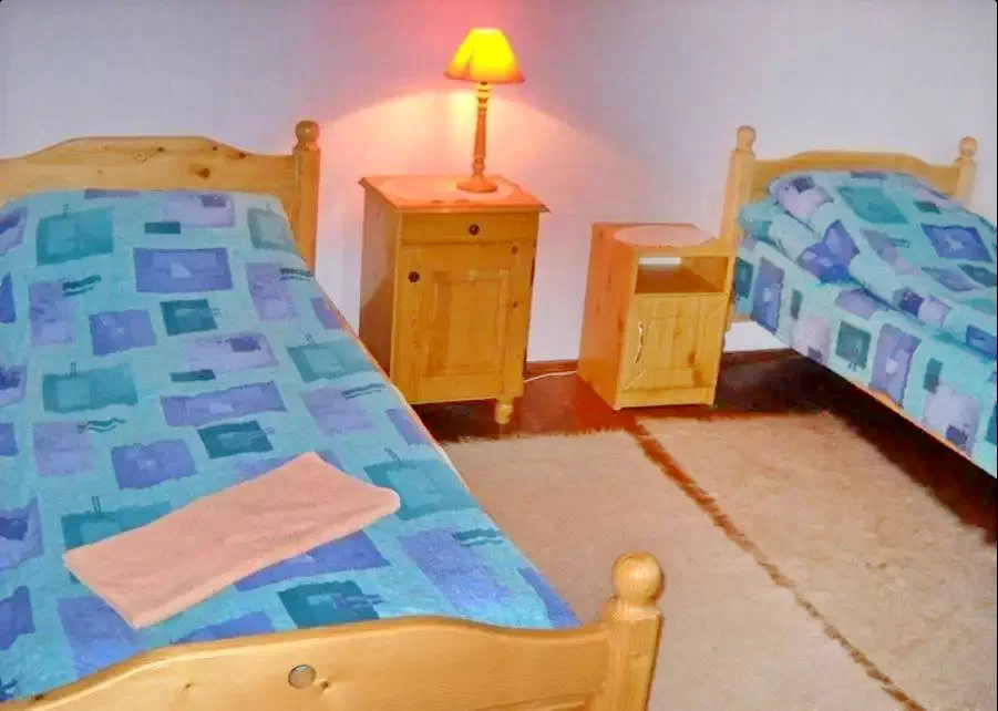 Racu Cazare | Căsuțe tip camping (K0083-46) Imaginea poate fi supusă drepturilor de autor. Se recomandă contactarea titularului drepturilor.