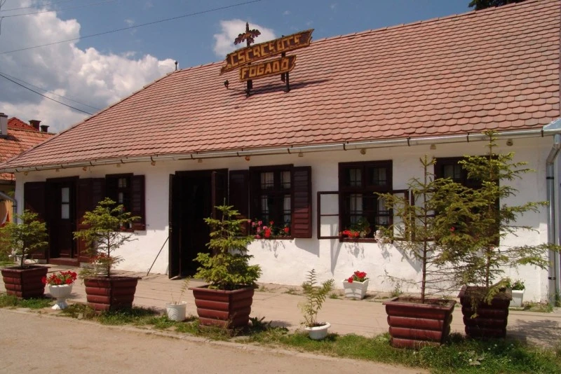 Racu Cazare | Han (K0083-65) Imaginea poate fi supusă drepturilor de autor. Se recomandă contactarea titularului drepturilor.