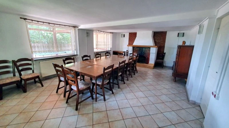 Segesvár Szállás | Üdülőfalu (K0417-1) A kép szerzői jogvédelem alatt állhat. Javasolt a kapcsolatfelvétel a jog tulajdonossal.