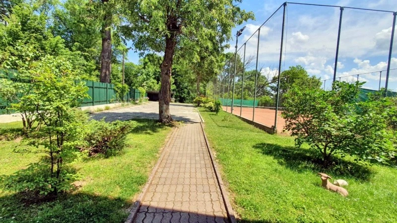 Segesvár Szállás | Kulcsosház (K0417-26) A kép szerzői jogvédelem alatt állhat. Javasolt a kapcsolatfelvétel a jog tulajdonossal.