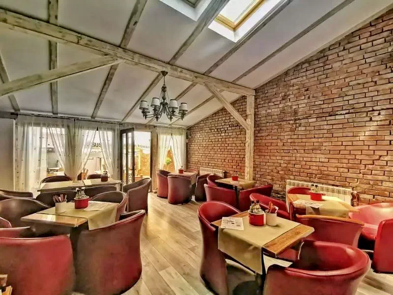 Sighișoara Cazare | Motel (K1183-2) Imaginea poate fi supusă drepturilor de autor. Se recomandă contactarea titularului drepturilor.