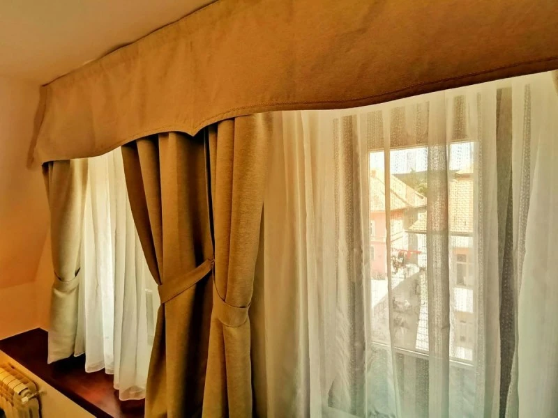 Sighișoara Cazare | Motel (K1183-15) Imaginea poate fi supusă drepturilor de autor. Se recomandă contactarea titularului drepturilor.