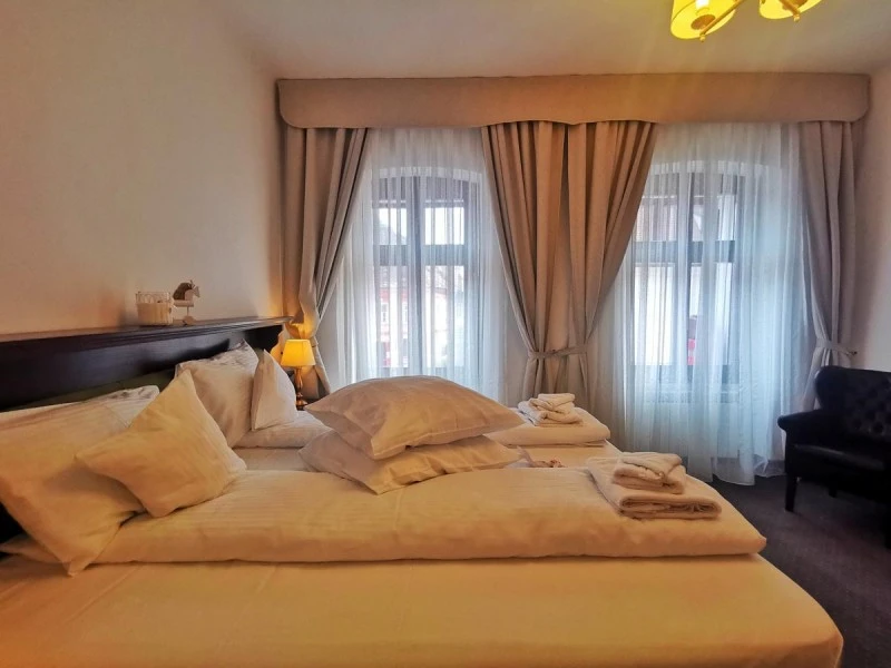 Sighișoara Cazare | Motel (K1183-26) Imaginea poate fi supusă drepturilor de autor. Se recomandă contactarea titularului drepturilor.