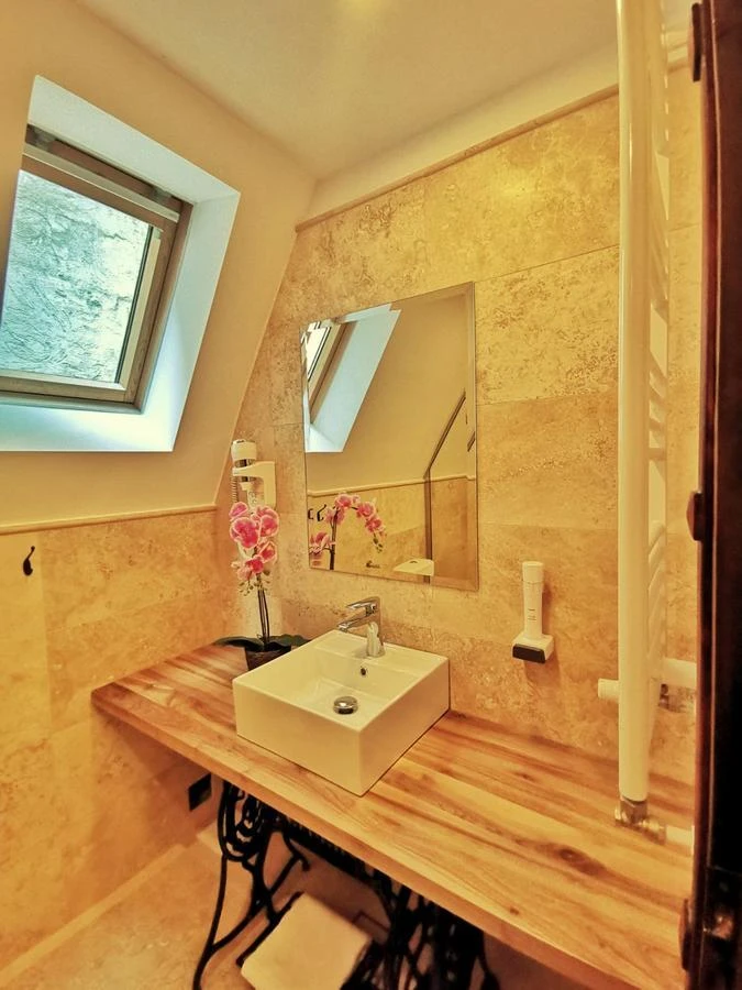 Segesvár Szállás | Motel (K1183-30) A kép szerzői jogvédelem alatt állhat. Javasolt a kapcsolatfelvétel a jog tulajdonossal.