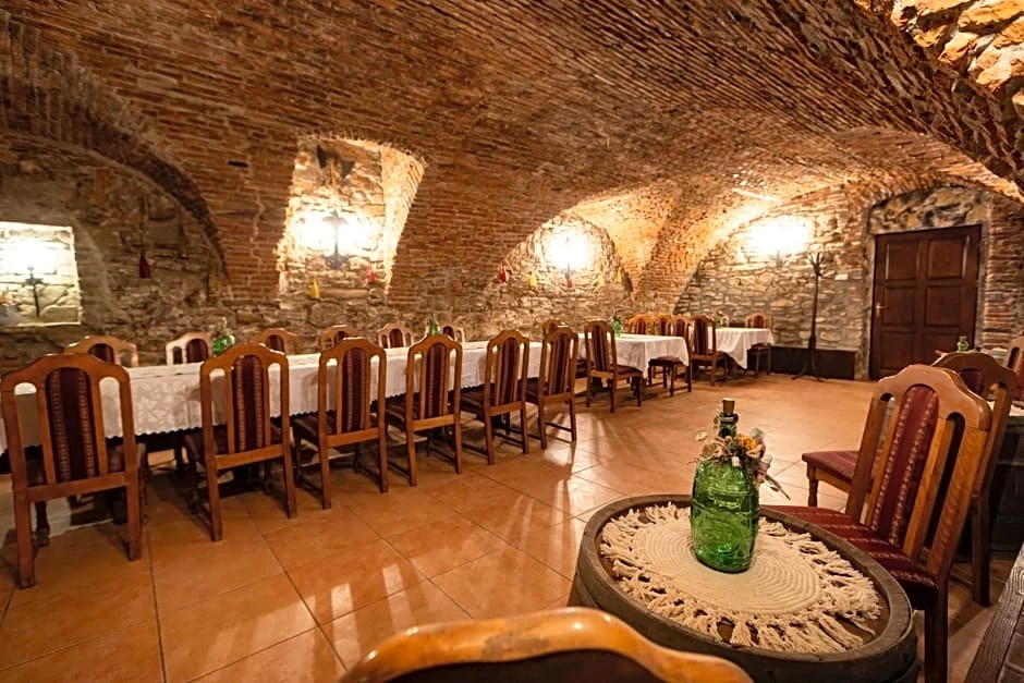 Sighișoara Cazare | Hotel*** (K1187-11) Imaginea poate fi supusă drepturilor de autor. Se recomandă contactarea titularului drepturilor.