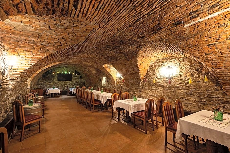 Sighișoara Cazare | Hotel*** (K1187-14) Imaginea poate fi supusă drepturilor de autor. Se recomandă contactarea titularului drepturilor.