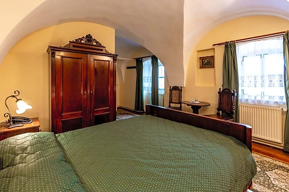 Sighișoara Cazare | Hotel*** (K1187-35) Imaginea poate fi supusă drepturilor de autor. Se recomandă contactarea titularului drepturilor.