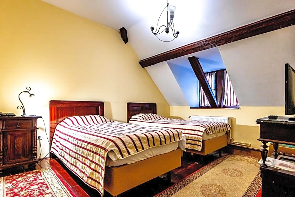 Sighișoara Cazare | Hotel*** (K1187-40) Imaginea poate fi supusă drepturilor de autor. Se recomandă contactarea titularului drepturilor.