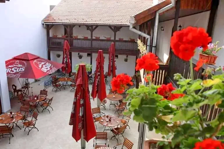 Sighișoara Cazare | Hotel*** (K1187-68) Imaginea poate fi supusă drepturilor de autor. Se recomandă contactarea titularului drepturilor.