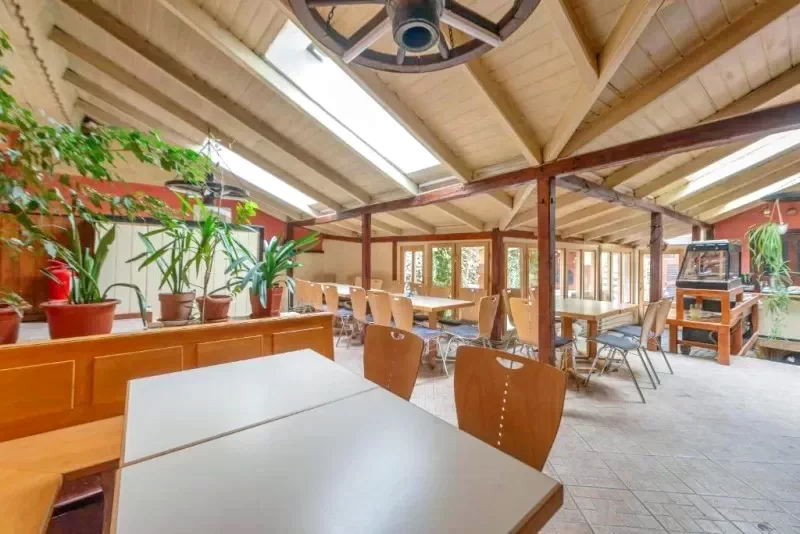 Sighișoara Cazare | Hostel (K1425-2) Imaginea poate fi supusă drepturilor de autor. Se recomandă contactarea titularului drepturilor.