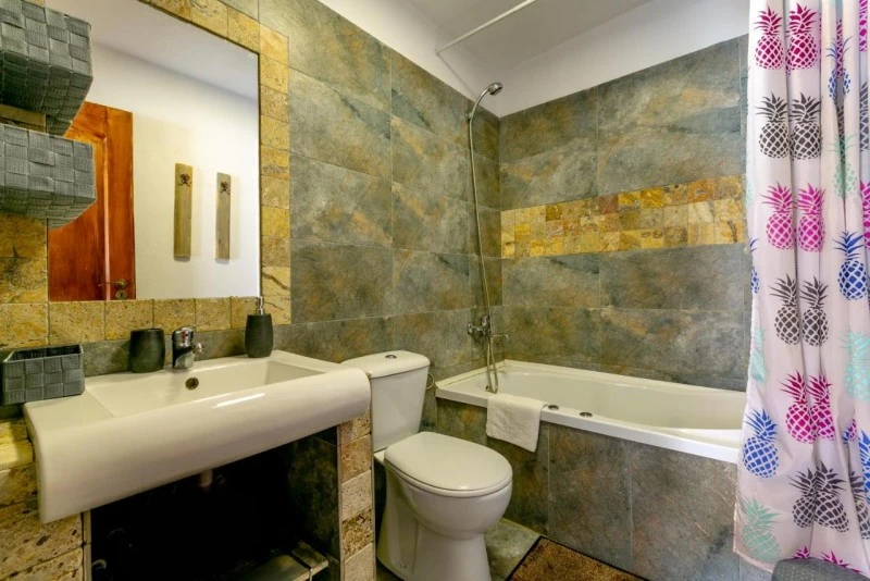 Sighișoara Cazare | Motel (K1525-8) Imaginea poate fi supusă drepturilor de autor. Se recomandă contactarea titularului drepturilor.