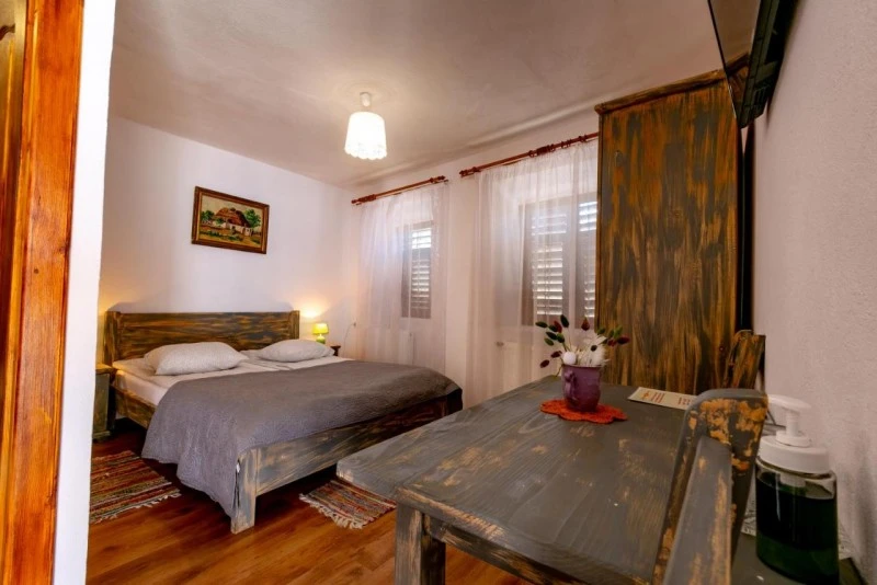 Sighișoara Cazare | Motel (K1525-18) Imaginea poate fi supusă drepturilor de autor. Se recomandă contactarea titularului drepturilor.