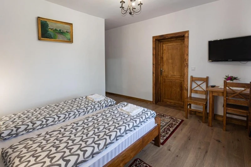 Sighișoara Cazare | Pensiune (K1525-39) Imaginea poate fi supusă drepturilor de autor. Se recomandă contactarea titularului drepturilor. Sighișoara Cazare | Pensiune (K1525-39) Imaginea poate fi supusă drepturilor de autor. Se recomandă contactarea titularului drepturilor.