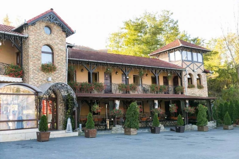 Sighișoara Cazare | Pensiune turistică (K1527-1) Imaginea poate fi supusă drepturilor de autor. Se recomandă contactarea titularului drepturilor.