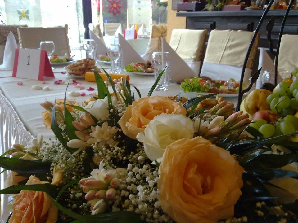 Sighișoara Cazare | Hotel*** (K1527-3) Imaginea poate fi supusă drepturilor de autor. Se recomandă contactarea titularului drepturilor. Sighișoara Cazare | Hotel*** (K1527-3) Imaginea poate fi supusă drepturilor de autor. Se recomandă contactarea titularului drepturilor.