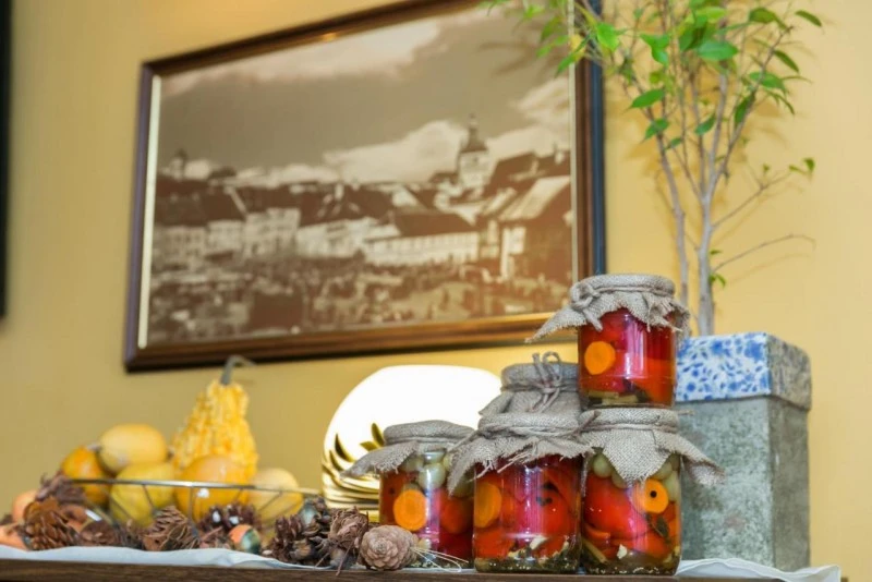 Segesvár Szállás | Turisztikai panzió (K1527-16) A kép szerzői jogvédelem alatt állhat. Javasolt a kapcsolatfelvétel a jog tulajdonossal.