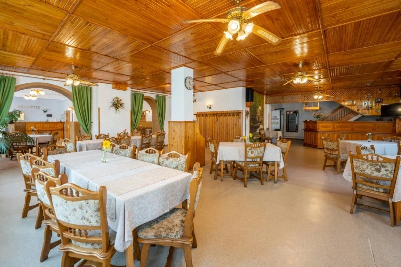 Sighișoara Cazare | Pensiune turistică (K1588-2) Imaginea poate fi supusă drepturilor de autor. Se recomandă contactarea titularului drepturilor.