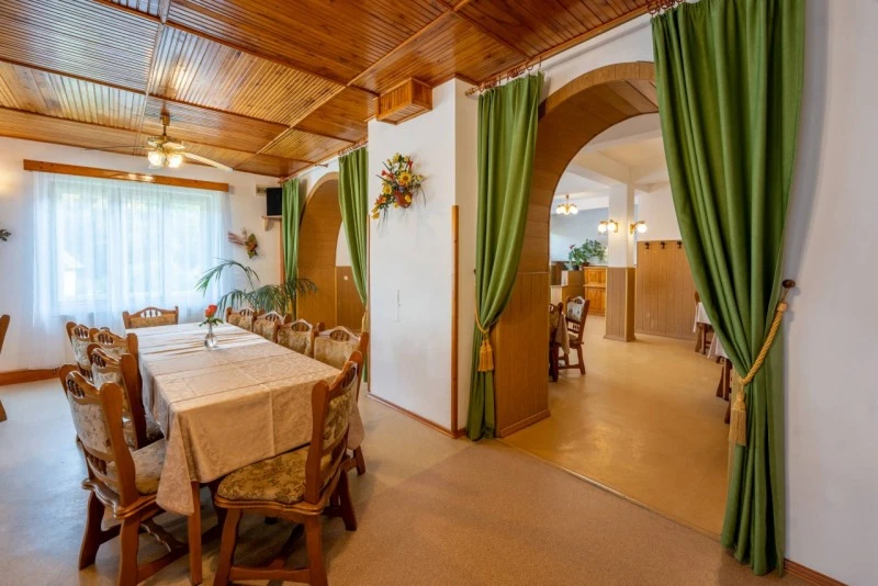 Sighișoara Cazare | Pensiune turistică (K1588-8) Imaginea poate fi supusă drepturilor de autor. Se recomandă contactarea titularului drepturilor.