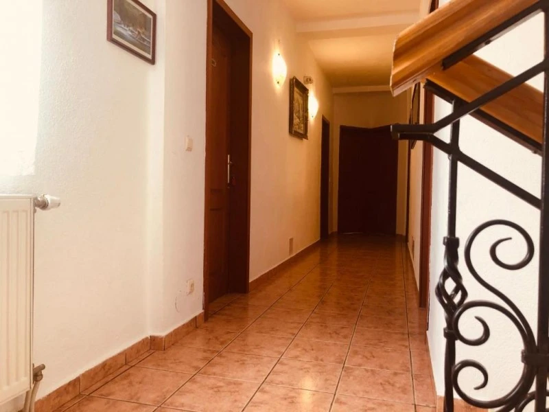 Segesvár Szállás | Hotel*** (K1588-12) A kép szerzői jogvédelem alatt állhat. Javasolt a kapcsolatfelvétel a jog tulajdonossal.