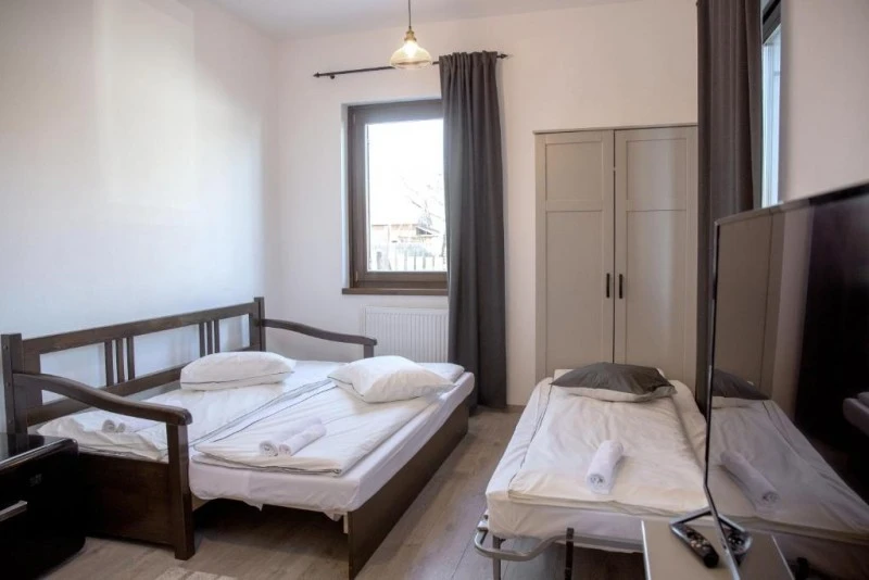 Joseni Cazare | Motel (K1589-16) Imaginea poate fi supusă drepturilor de autor. Se recomandă contactarea titularului drepturilor.