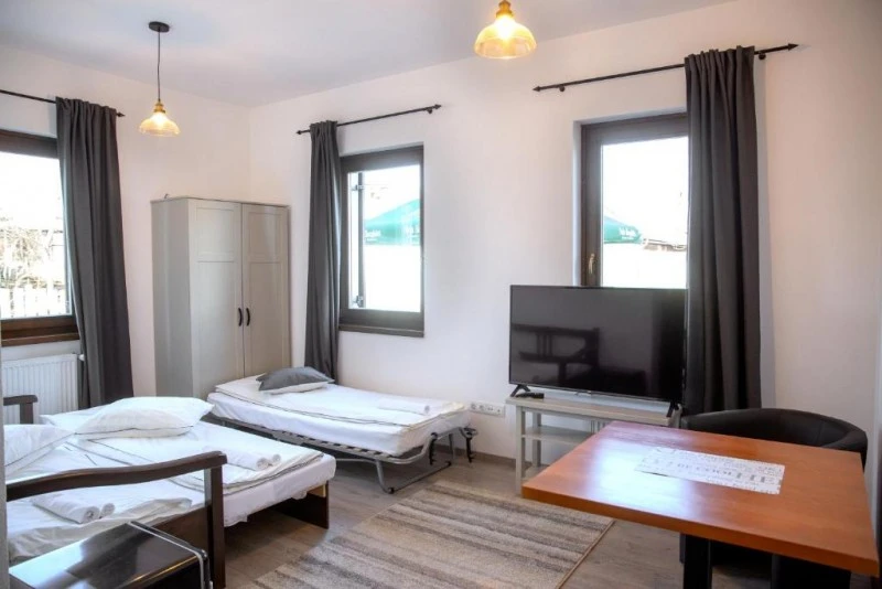 Joseni Cazare | Motel (K1589-17) Imaginea poate fi supusă drepturilor de autor. Se recomandă contactarea titularului drepturilor.