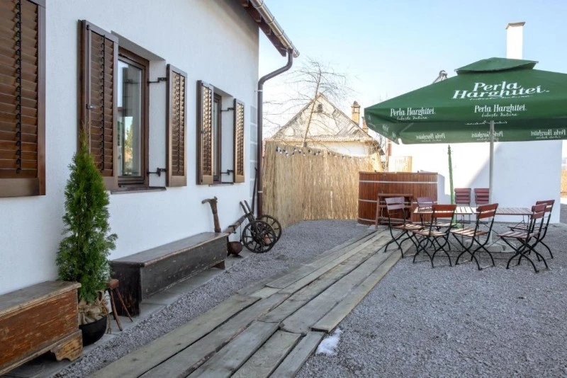 Joseni Cazare | Motel (K1589-20) Imaginea poate fi supusă drepturilor de autor. Se recomandă contactarea titularului drepturilor.